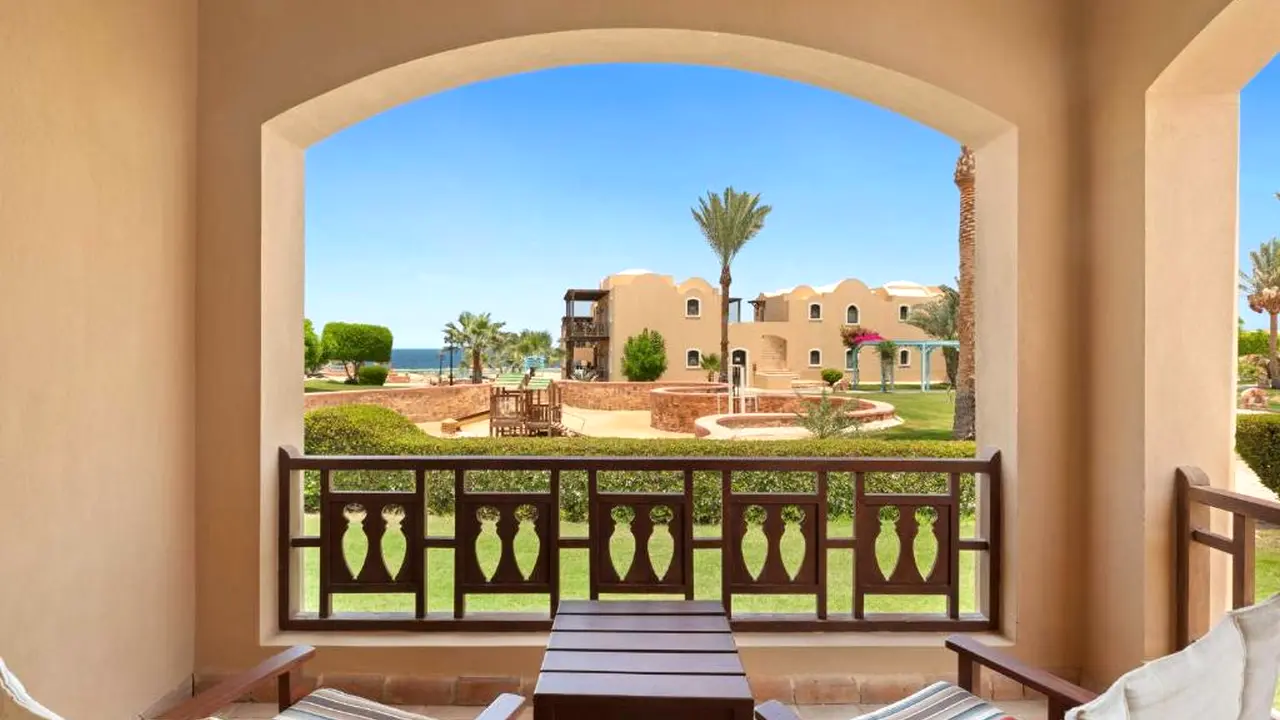 الفندق راديسون بلو - القصير